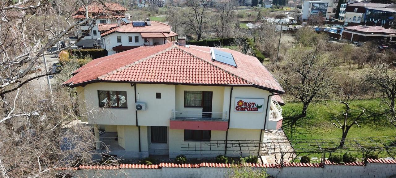 Kot Garden Guest House 사파레바바냐 외부 사진