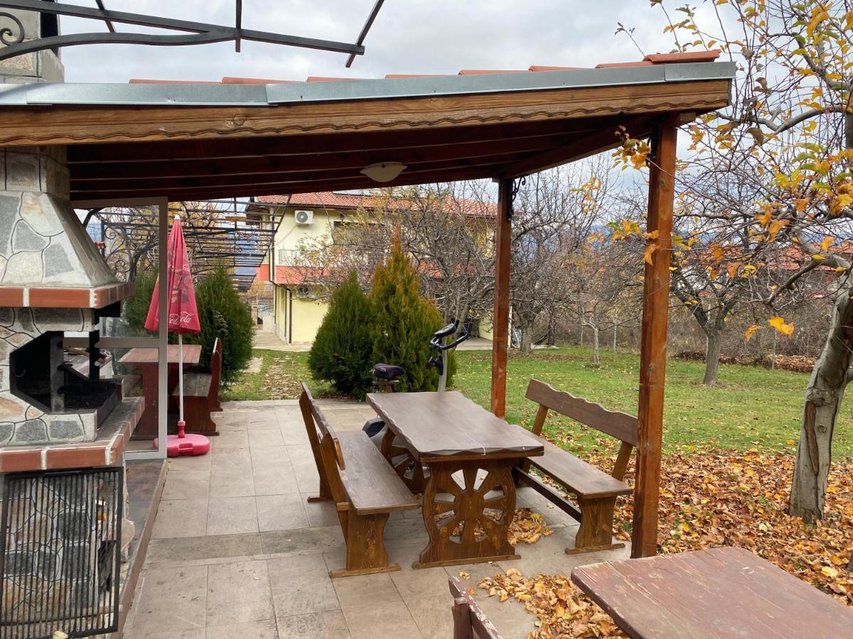 Kot Garden Guest House 사파레바바냐 외부 사진