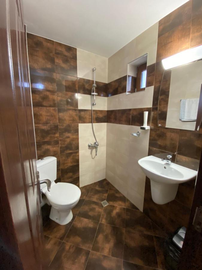 Kot Garden Guest House 사파레바바냐 외부 사진