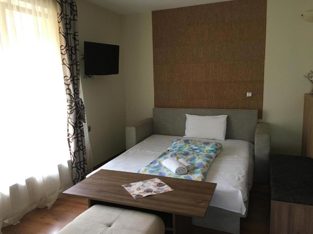 Kot Garden Guest House 사파레바바냐 외부 사진